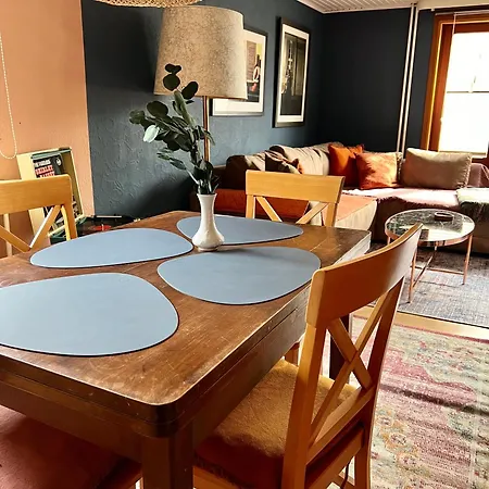 Ensemble Aus Ferienhaus Und Einliegerwohnung