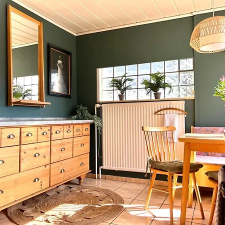 Ensemble Aus Ferienhaus Und Einliegerwohnung